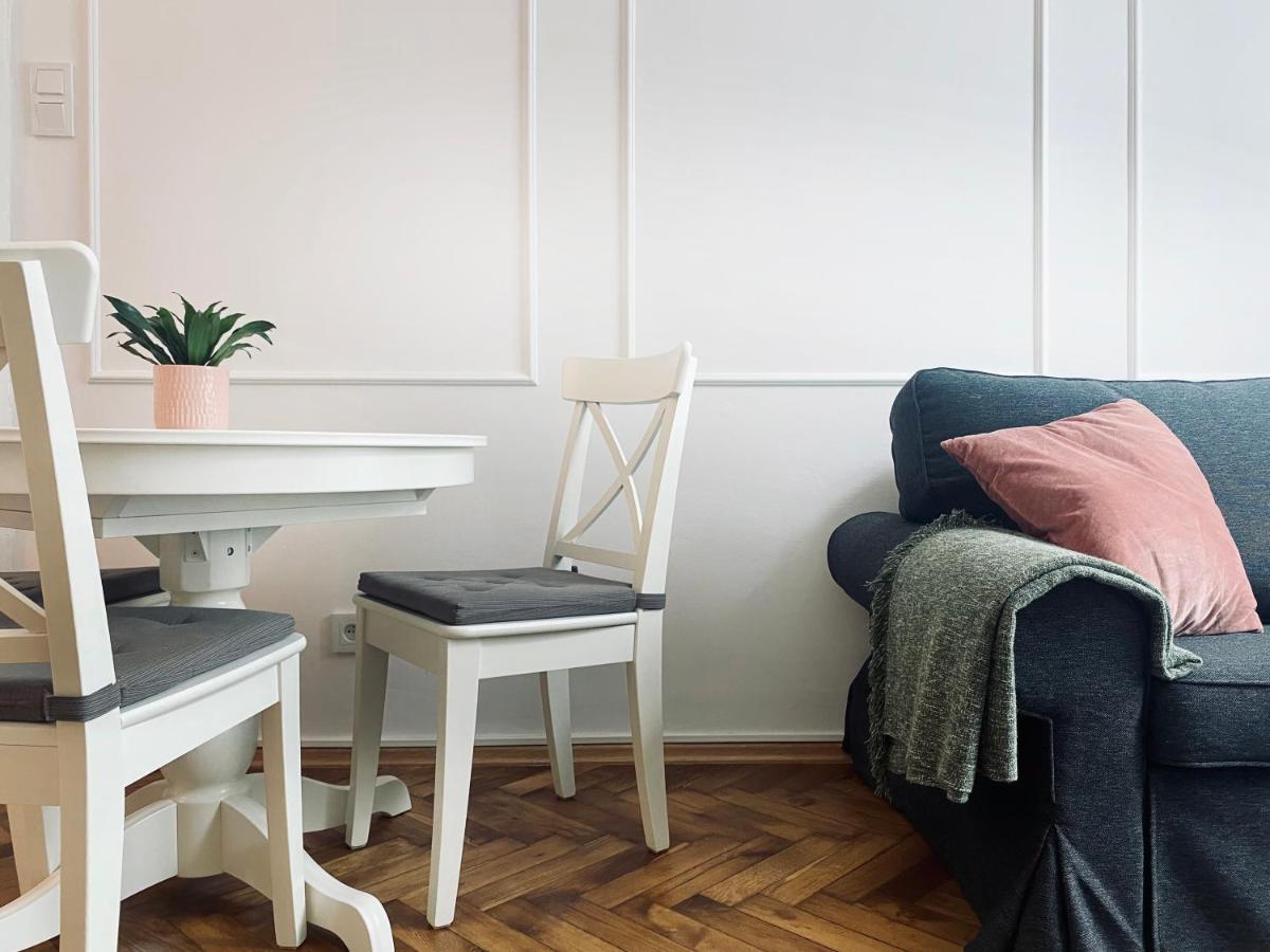 Beautiful Apartment With Two Rooms, Cracow Old Town Kraków Exteriör bild