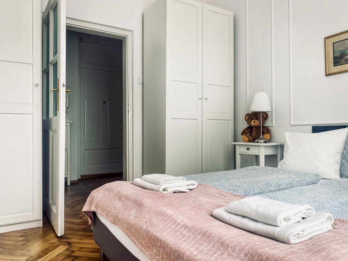 Beautiful Apartment With Two Rooms, Cracow Old Town Kraków Exteriör bild