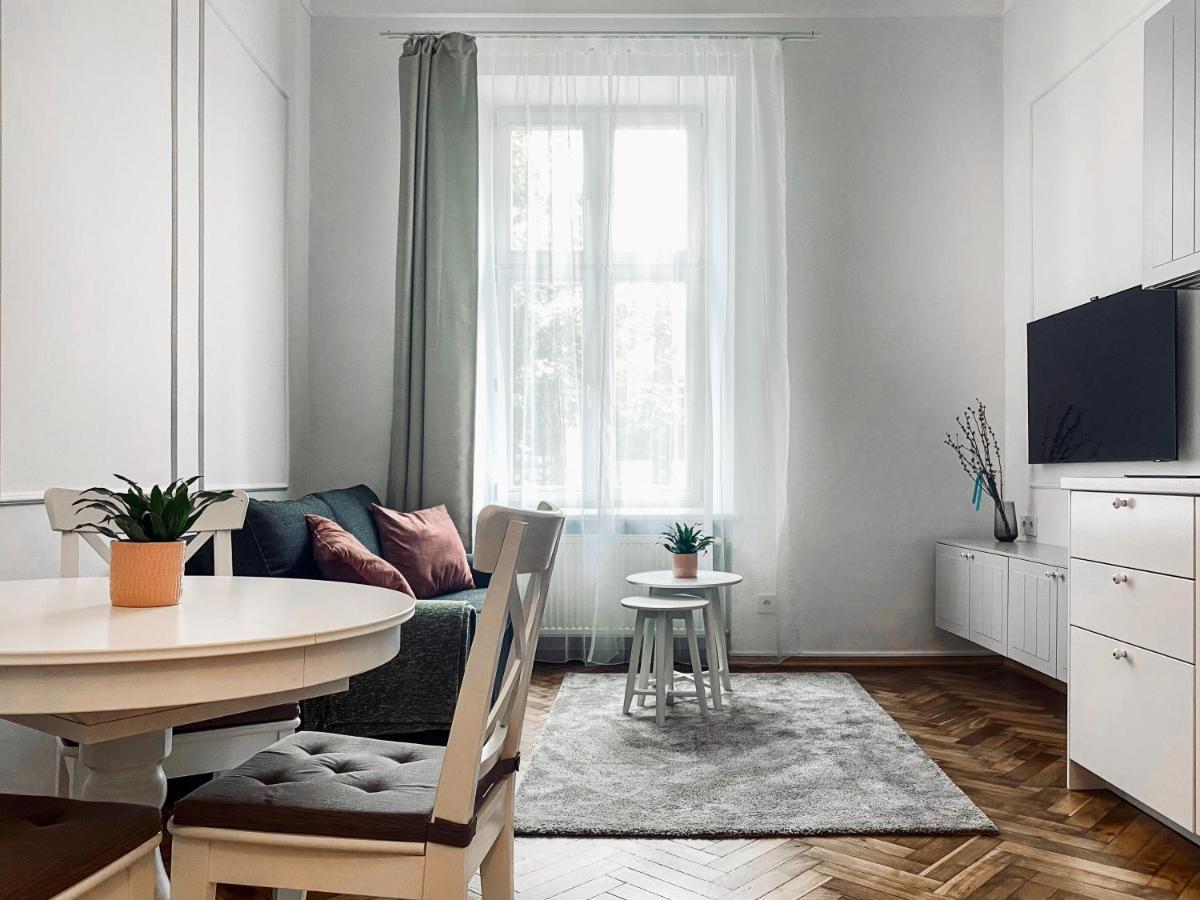 Beautiful Apartment With Two Rooms, Cracow Old Town Kraków Exteriör bild
